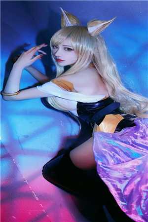 纯爱战士出手：女魔头乖乖在怀撒娇完整版