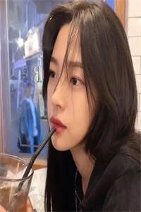 畅销小说推荐综艺：别人求生做任务，她躺平吃瓜