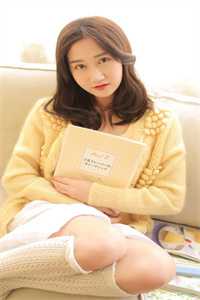 活成前任白月光后,她桃花朵朵开讲什么
