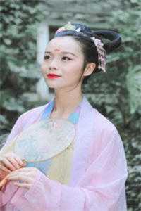 文章全文美人宿主快穿后，小世界崩塌了