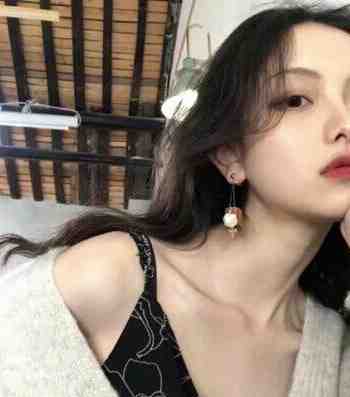 完整章节阅读手握一手瓜源，暴戾新君我拿捏了