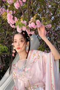 金榜降世后,咸鱼身份被祖龙曝光了小说