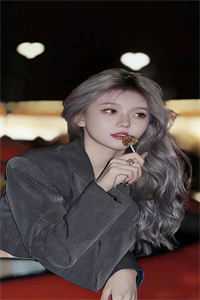 畅销书籍末世少女入盗墓，这波是专业对口！