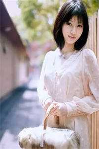 畅读精品小说寒冰末世：千亿物资和美女我都囤