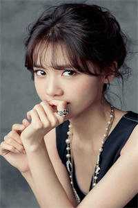 全章节阅读赚钱成首富：从云养女帝开始