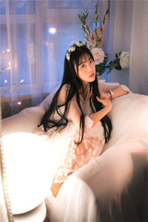 畅销小说进监狱后，未婚夫杀疯了