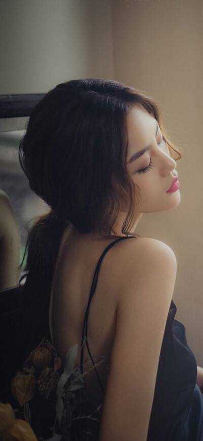 全集阅读末世少女入盗墓，这波是专业对口！