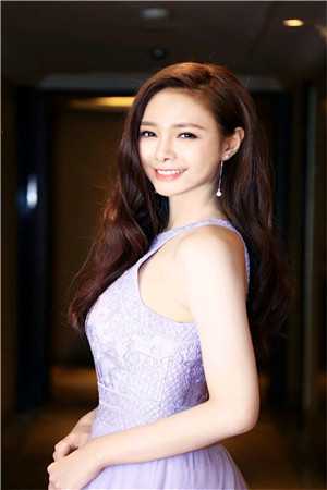 穿到白粥姐被收养前，这养女我来当畅读佳作推荐