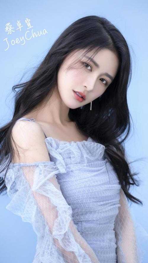 睁眼闪婚军院大佬，她在八零野上天长篇小说