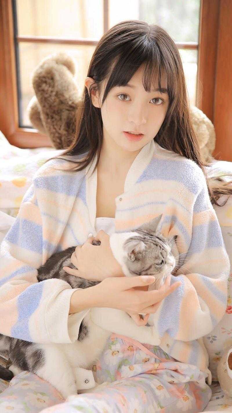 穿到白粥姐被收养前，这养女我来当精品小说