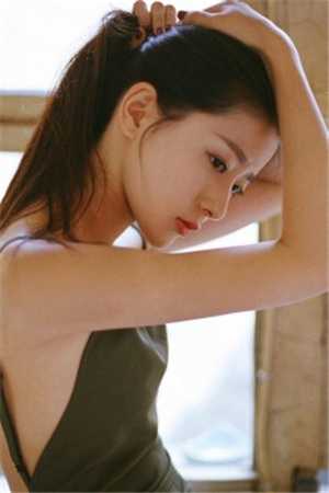 睁眼闪婚军院大佬，她在八零野上天