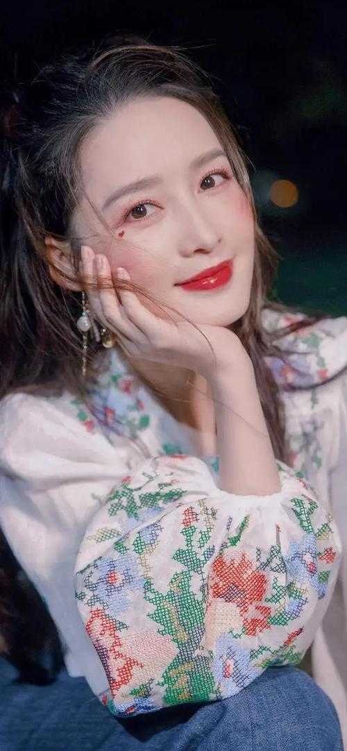 苟活后宫：她凭借茶艺封妃了