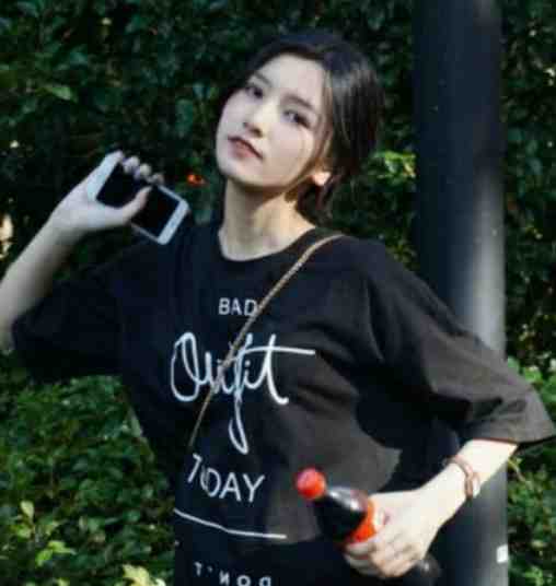 重生异界，迎面就是美女投怀送抱？小说