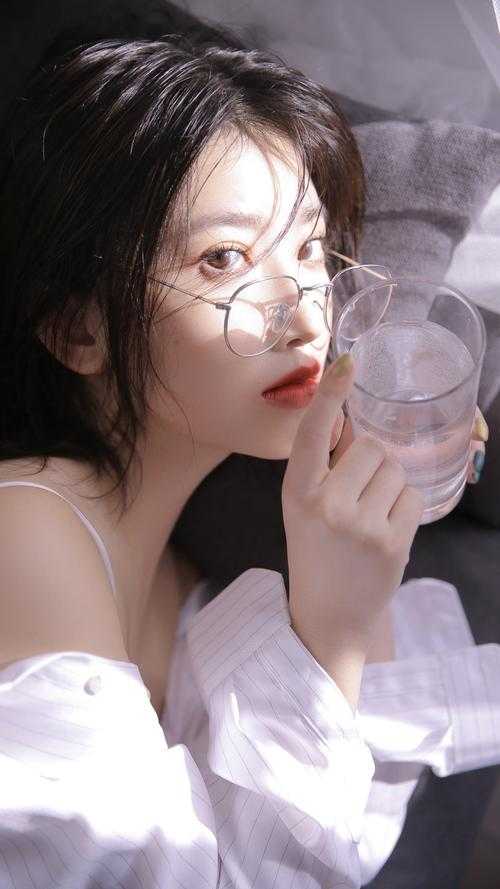 退婚后，千亿总裁拉着我领证