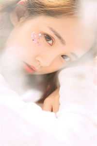 穿越九零后，她决心当宠文女主