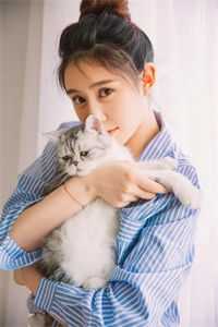 热门小说穿越后，我靠系统古今直播带货