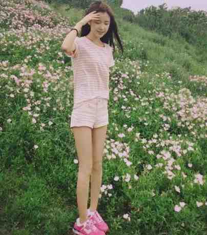 小白花与总裁决裂后，他后悔疯了