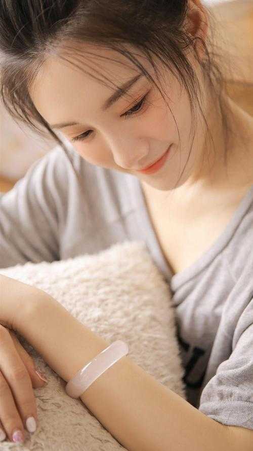 开局被逼相亲：和女总裁的狗粮撒遍全网
