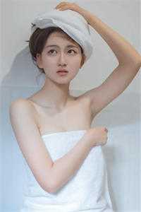 救了疯批男人后，他总想掐我桃花