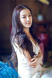 畅读全文逼婚后，男主他对女配占有欲超强