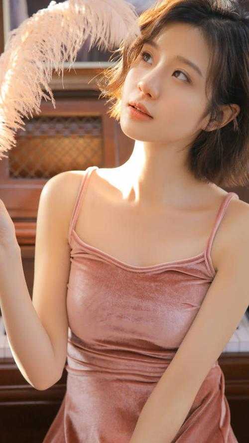 咬唇，狂撩他