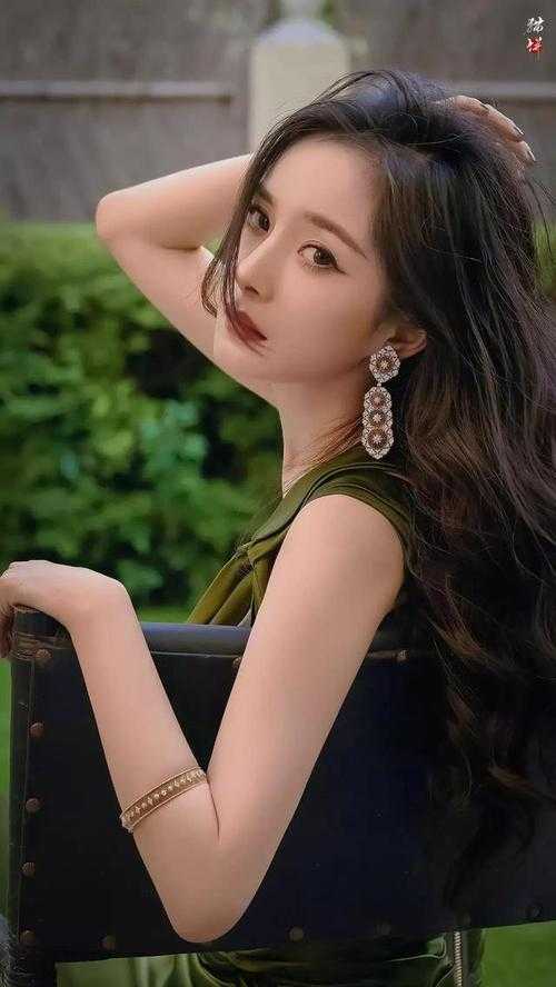 全文章节贵妃娘娘宫女出身，皇上偏宠着