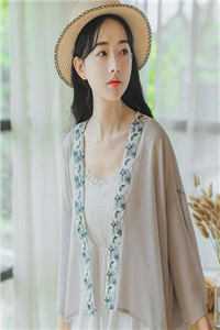身为主角，我除了女帝老婆一无所有