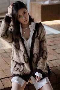 七零军嫂她人美声软小说