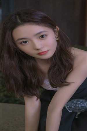 穿成炮灰？我摇身一变成京城团宠全章节