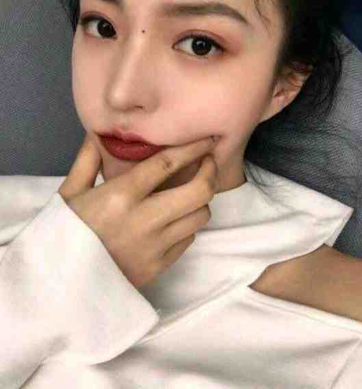 小狐狸走后，我身边多了个美女老婆卫青狐倾倾