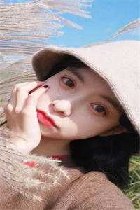穿成恶毒女配，我陪大佬东山再起