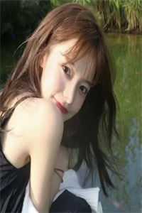 小说火光中吻她