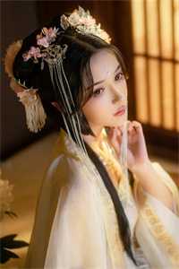 活成前任白月光后，她桃花朵朵开完结版