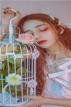 全集阅读活成前任白月光后，她桃花朵朵开