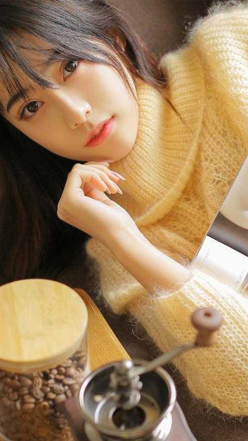 小说活成前任白月光后，她桃花朵朵开