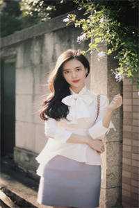 趁商业女王青涩,我要压她一筹陈墨苏忆莹