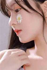 活成前任白月光后，她桃花朵朵开完结版阅读