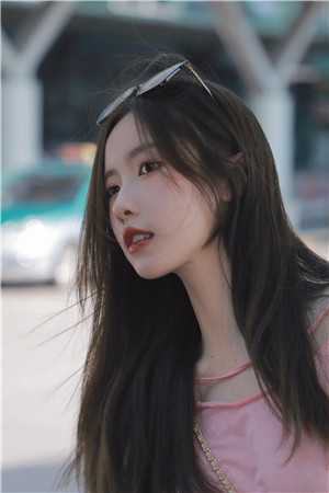 活成前任白月光后，她桃花朵朵开完结版
