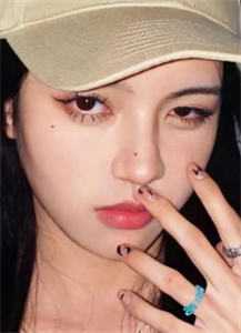 胎穿盛朝，丰腴美人被独宠了全文阅读
