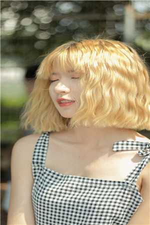 发错信息，倾城总裁老婆救场了已完结