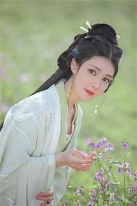 闪婚后，顾总每天帮娇妻藏马甲