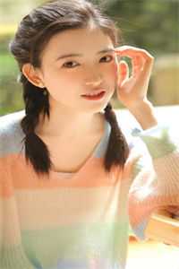穿成育幼师，暴君在他怀里任撸沈瑜贺阑