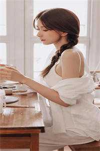 未婚夫背地里给他青梅留了后