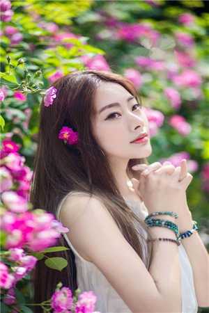 女儿入职大厂庆功宴，死去多年的老公却出现了