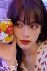 从末世到女尊，美男们当我裙下臣最新热门小说