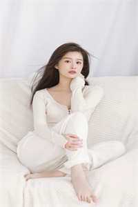 被困电梯夹层，竟玩起了生死游戏