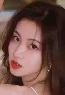 丈夫把我整容成他前任的模样