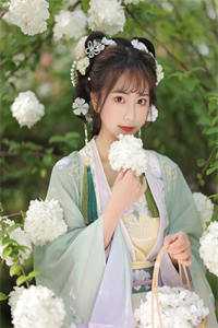 穿成被小白花女主连累的路人甲