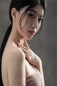 穿越到镜面世界，我成美女了