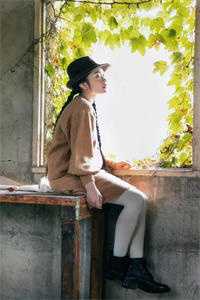 女邻居